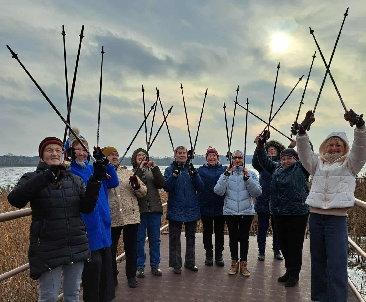 klausytojai džiaugiasi šiaurietiško ėjimo užsiėmimais