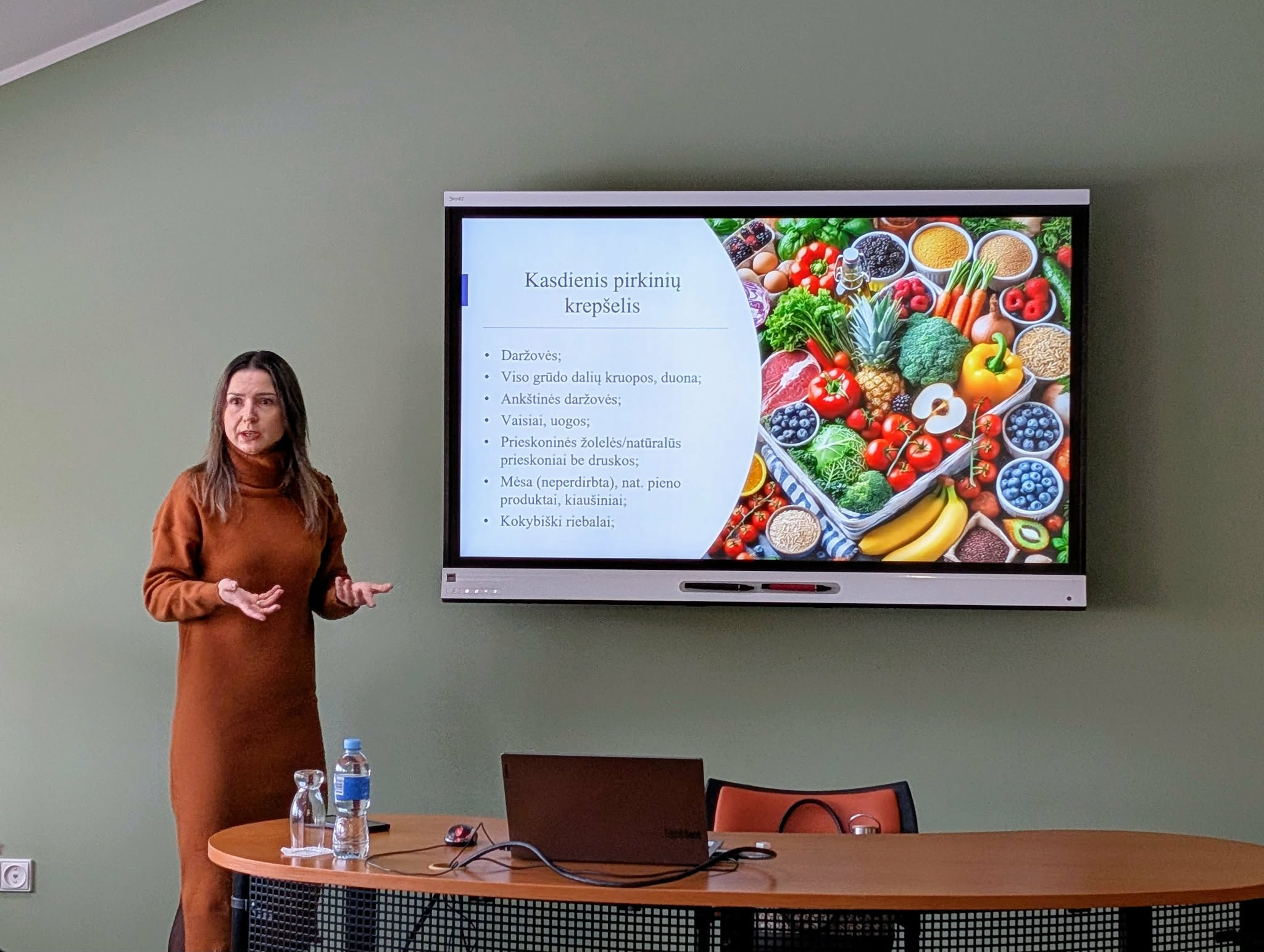 Paskaita „Sumanus apsipirkimas: atidus produkto etikečių skaitymas. Ką svarbu žinoti?“, kuri padėjo Lazdijų skyriaus TAU klausytojams atidžiau pažvelgti į kasdienį.