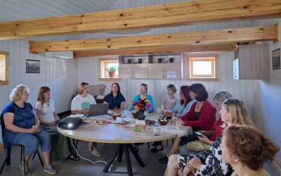 Lazdijų švietimo centras surengė praktinius užsiėmimus meninio ugdymo, technologijų mokytojams, etninės kultūros ugdytojams bei neformaliojo švietimo veiklų vadovams „Kultūrinių, kūrybiškumo ir pilietiškumo kompetencijų ugdymas per etnokultūrines veiklas“.