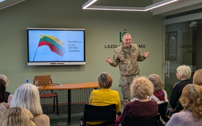 Artėjant Valstybės atkūrimo dienai Lazdijų skyriaus TAU klausytojai susitiko su kraštiečiu, Lietuvos kariuomenės pulkininku Artūru Jasinsku. Pokalbis buvo skirtas šalies saugumo temai ir kiekvieno piliečio vaidmeniui jį stiprinant.